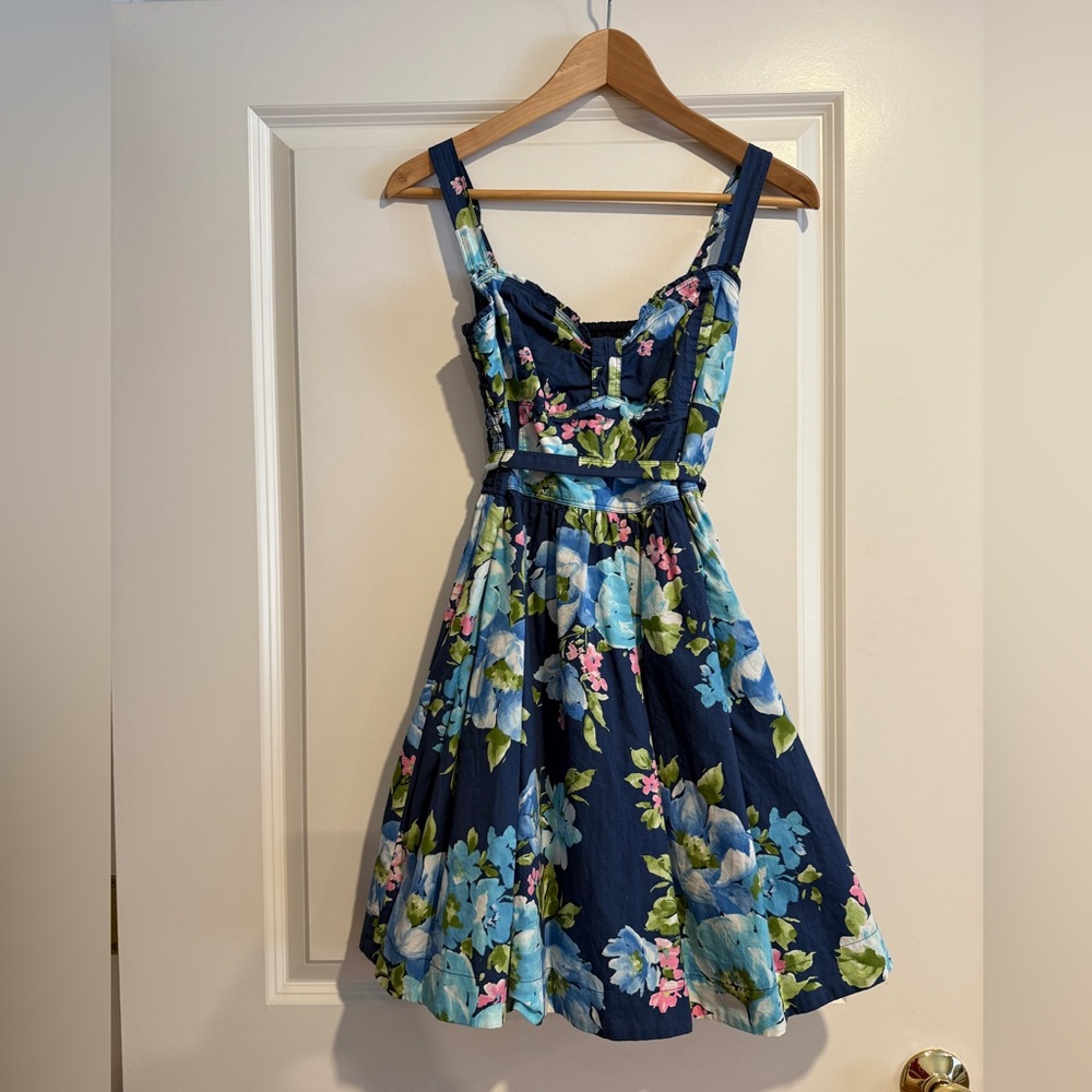 Gilly Hicks day dress size S